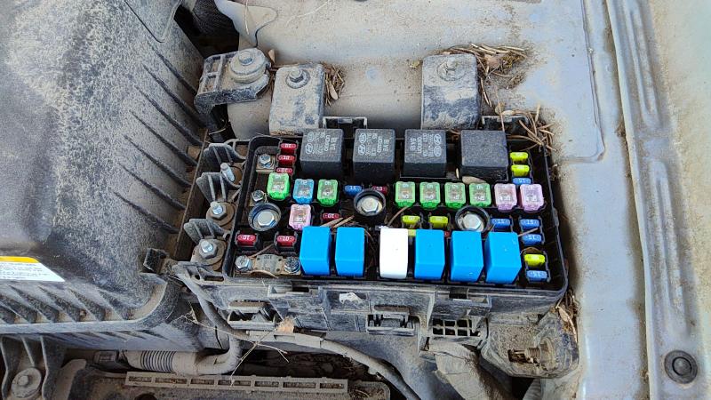 2006-2010 Hyundai Sonata Engine Fuse Box