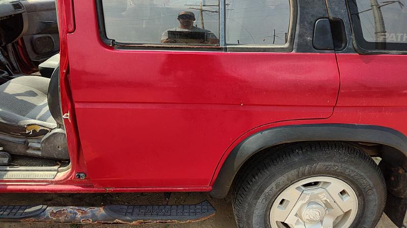 1990-1995 Nissan Pathfinder Rear Door LH
