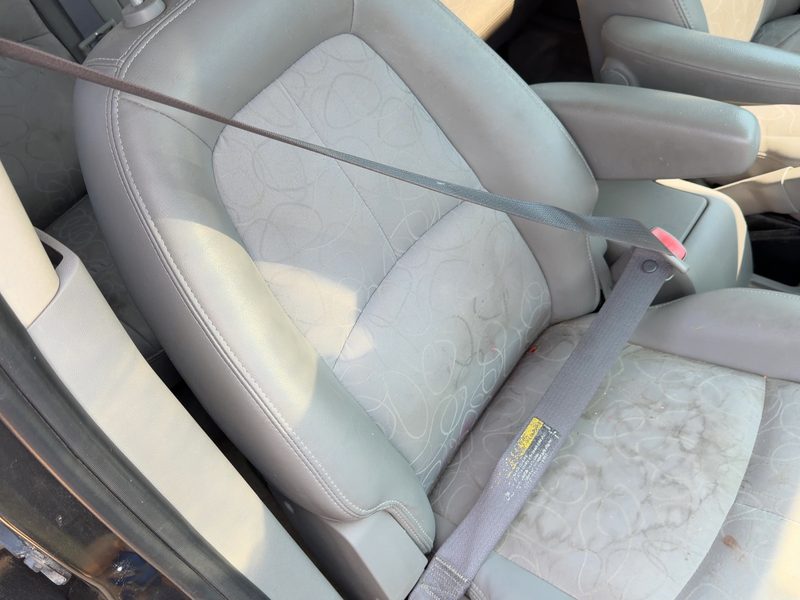2005 Saturn Vue Front Seat Belt RH