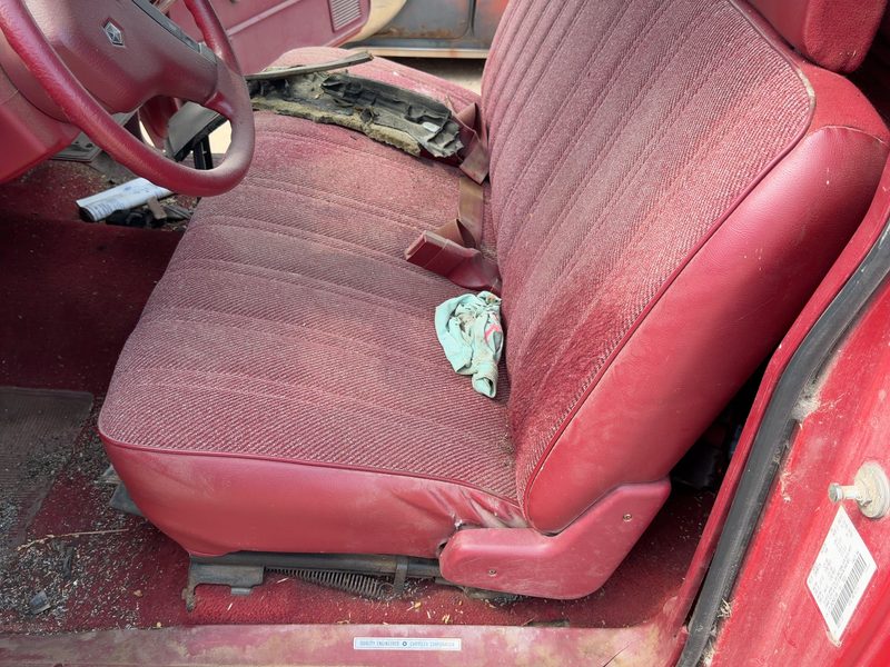 1991 Dodge Dakota (mid-size) Front Seat