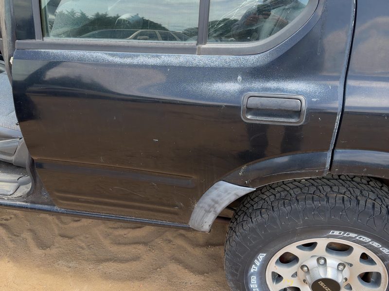 1998-2004 Isuzu Rodeo Rear Door LH