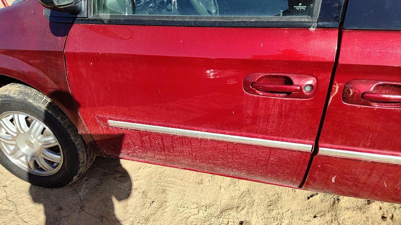 2004-2007 Chrysler Town & Country Front Door LH