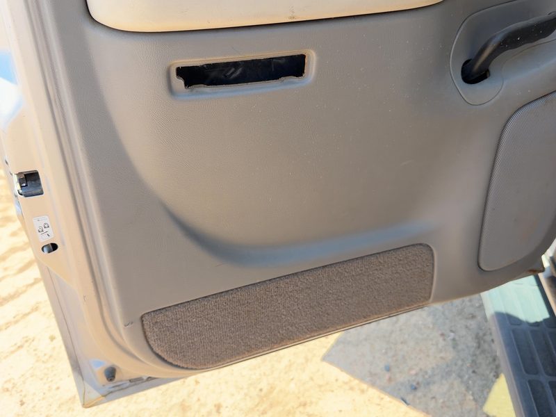 2005 Chevy/gmc Suburban 1500 Series Rear Door Trim Panel LH