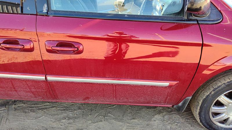 2004-2007 Chrysler Town & Country Front Door RH