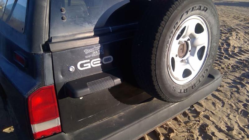 1995-1998 Chevrolet Geo Tracker Back Door RH