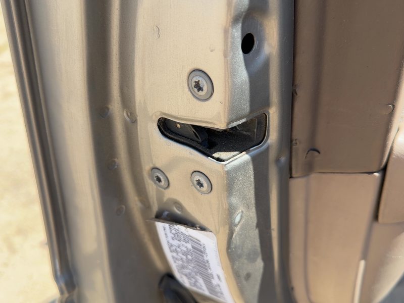 1997-2001 Toyota Camry Front Door Latch LH