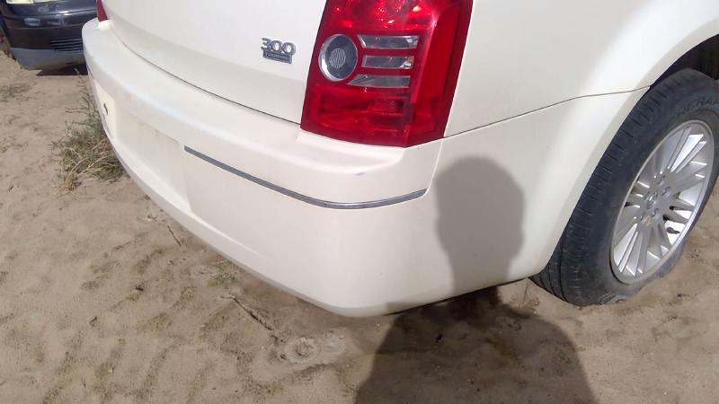 2005-2010 Chrysler 300 Rear Bumper Assembly