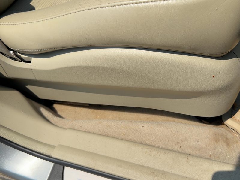 2003 Infiniti FX Series Seat Track RH