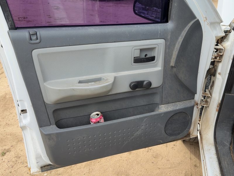 2005-2007 Dodge Dakota (mid-size) Front Door Trim Panel LH