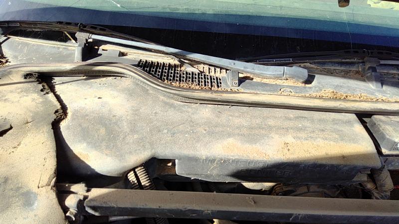 1998 Buick Lesabre (80 & Up) Engine Fuse Box