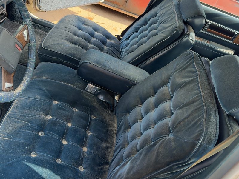 1986 Oldsmobile Ninety-eight (80 & Up) Front Seat