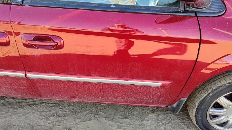 2004-2007 Chrysler Town & Country Front Door RH