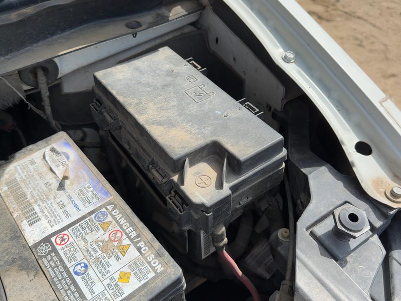 2010 Chrysler Town & Country Engine Fuse Box