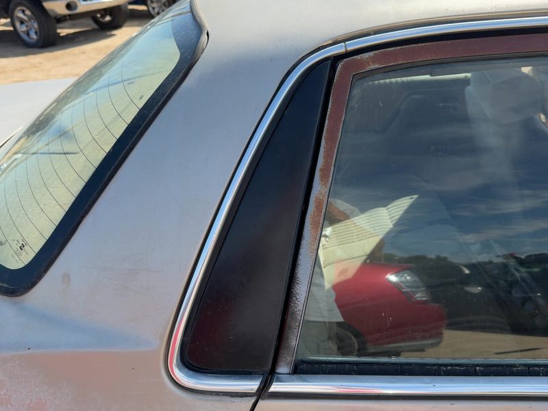 1993 Buick Century Quarter Panel Moulding RH
