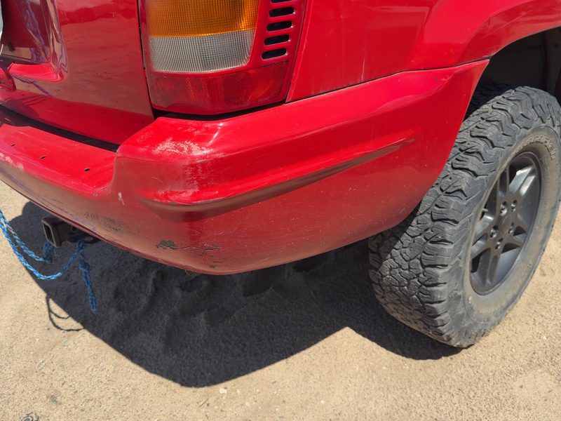 1999-2004 Jeep Grand Cherokee Rear Bumper Assembly