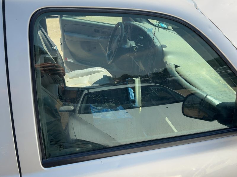 1999-2007 Chevy/gmc Suburban 1500 Series Front Door Glass/Window RH