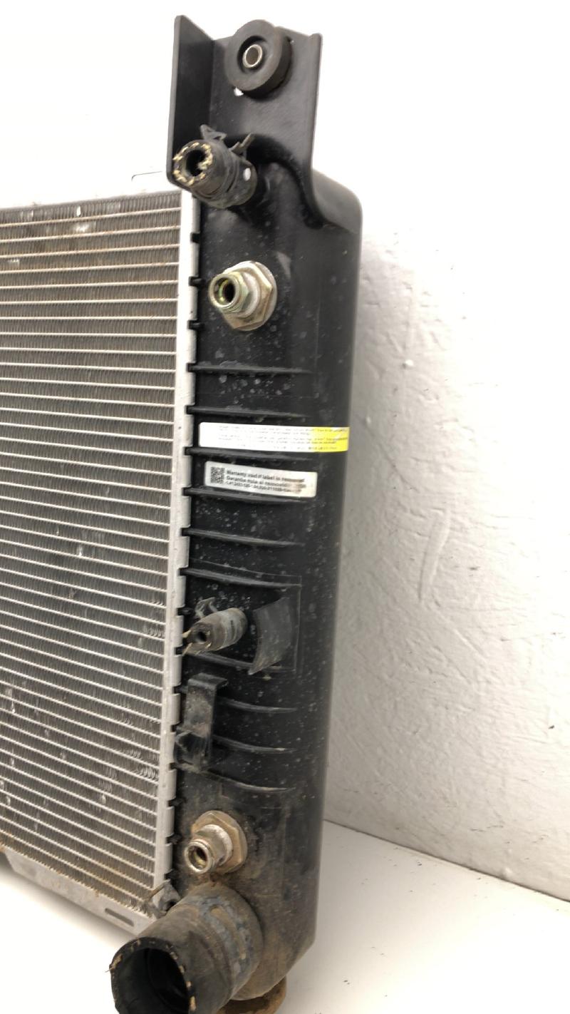 2005-2006 GMC Yukon Xl 1500 Series Radiator