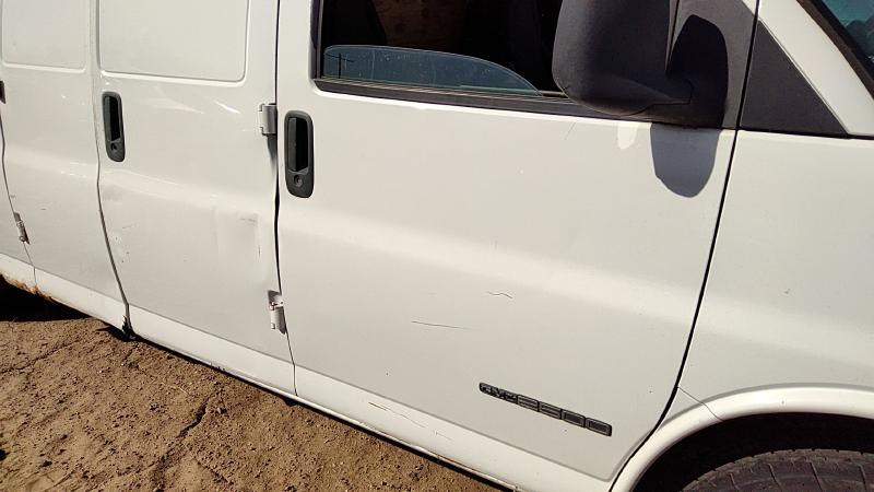 1996-2002 GMC Van Savana 2500 Series Front Door RH