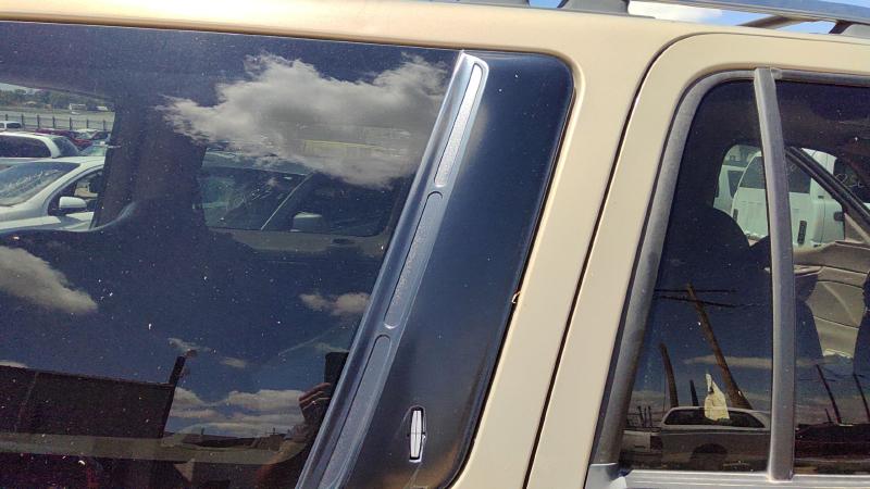 1998 Lincoln Navigator Quarter Panel Moulding RH
