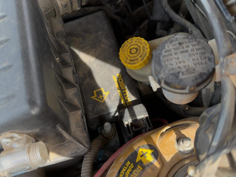 2001-2002 Pt Cruiser Engine Fuse Box