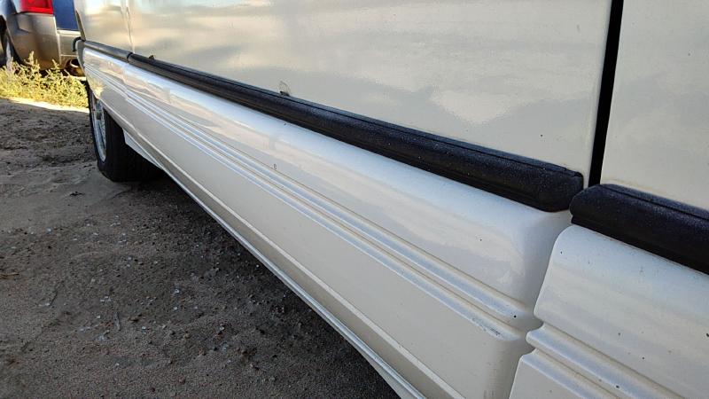 1992-1999 Pontiac Bonneville (80 & Up) Front Door RH