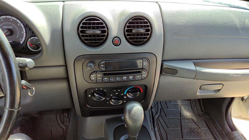 2005-2007 Jeep Liberty Dash Panel