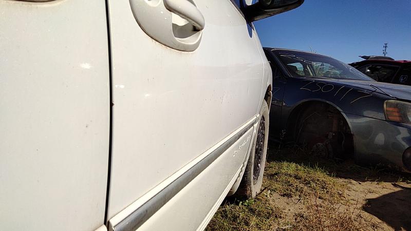 1996-2000 Chrysler Town & Country Front Door RH