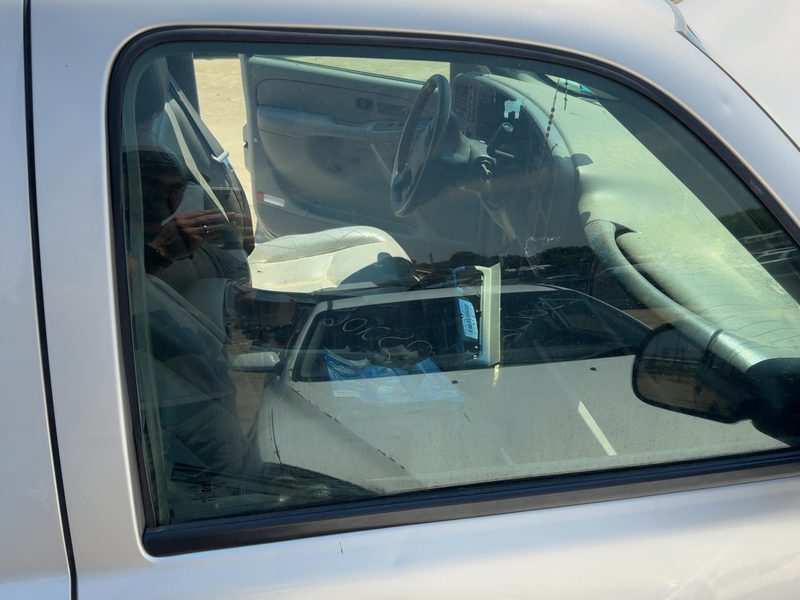 1999-2007 Chevy/gmc Suburban 1500 Series Front Door Glass/Window RH