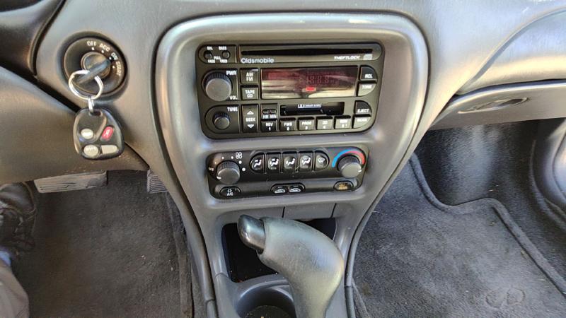 1998-2001 Oldsmobile Intrigue Dash Panel