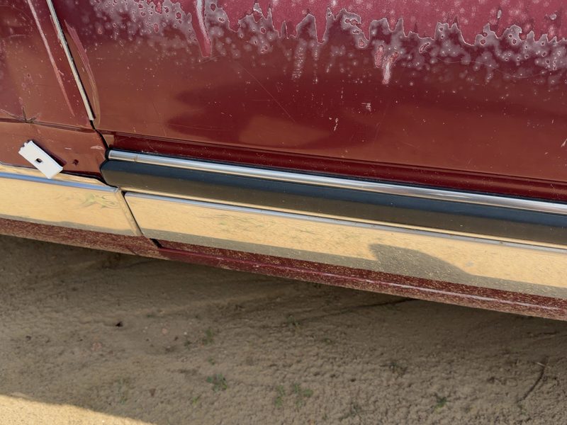 1986 Buick Park Avenue (80&up) Front Door Moulding RH