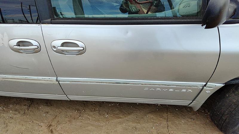 1996-2000 Chrysler Town & Country Front Door RH