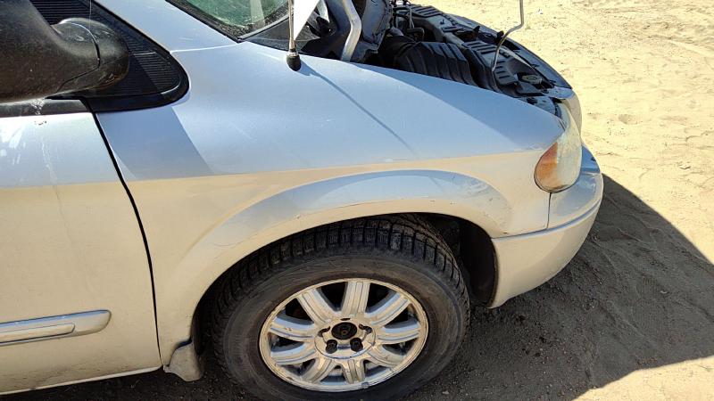 2001-2007 Chrysler Town & Country Fender RH