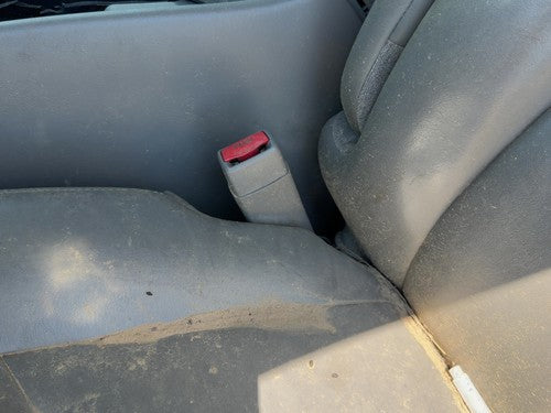03-06 Suburban 1500 Driver Left Front Seat Belt Buckle Receiver Oem Gray 92I