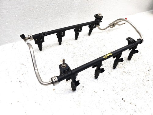 00-02 Cadillac Eldorado Complete Fuel Rail With Injectors Set Loaded Oem 4.6L