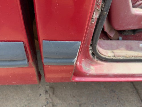 1991-1993 Dodge Dakota Passenger Right Rear Moulding On Cab Corner Oem