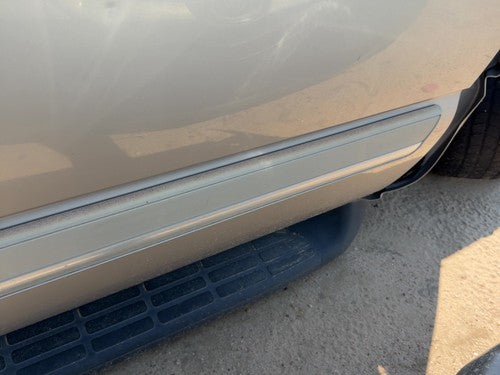 00-06 Suburban 1500 Passenger Right Front Moulding From Door Trim Strip Silver B