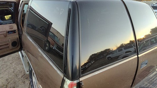 1992-1994 Chevy Suburban Driver Left Rear Moulding On Corner Panel Oem