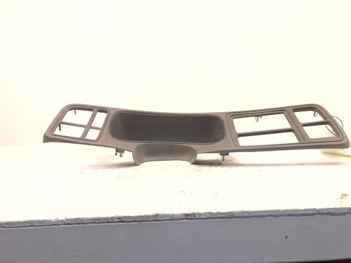 05-06 Gmc Yukon Xl 1500 Speedometer Trim Bezel Dash Surround Panel Radio Gray 92