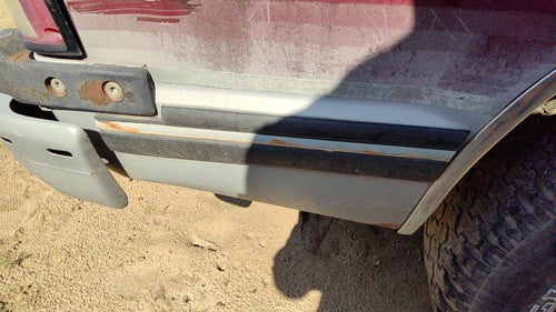 1991-1994 S10 Blazer Passenger Right Rear Moulding On Quarter Panel Oem