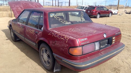 87-91 Bonneville Passenger Right Rear Vent Window Small Back Door Glass Wh Frame