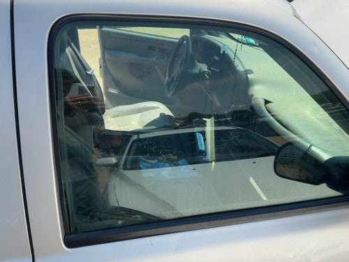 2000-2006 Chevy Suburban 1500 Passenger Right Front Side Window Door Glass Oem