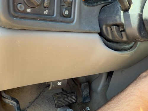 05-06 Suburban 1500 Lower Dash Under Column Knee Bolster Trim Panel Oem Gray 92I