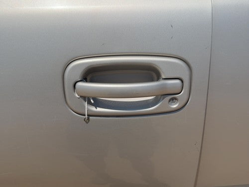 00-06 Suburban 1500 Driver Left Front Outside Door Handle Oem Silver Birch 59U
