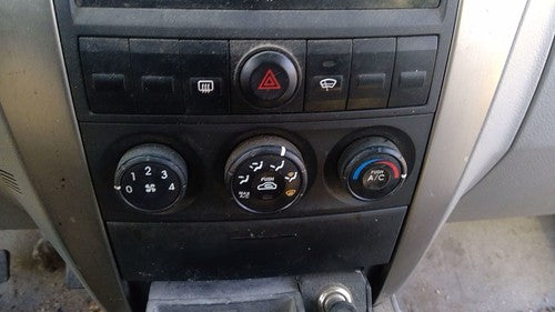 2003-2006 Kia Sorento Temperature Control Module In Dash Heater Ac Head Unit Lx