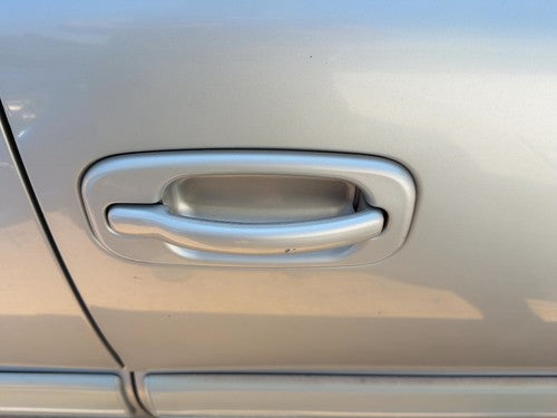 00-06 Suburban 1500 Passenger Right Front Outside Door Handle Silver Birch 59U