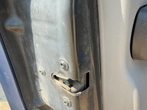 2002-2005 Saturn Vue Redline Driver Left Front Door Latch With Rods/Cables Oem