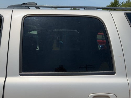 2000-2006 Chevy Suburban 1500 Driver Left Rear Side Window Door Glass Oem Back