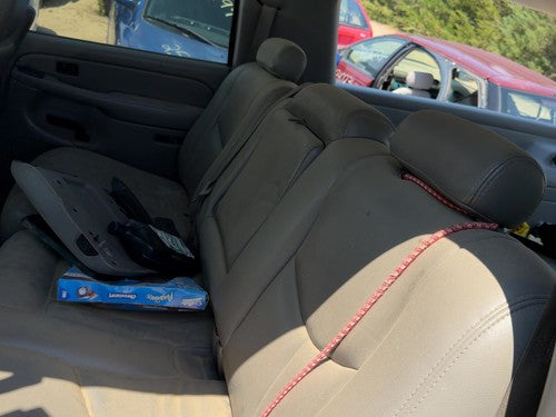 05 Suburban 1500 Complete Set Of Rear Seat Belts Retractor Buckle Left Right Bac