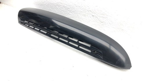 1992-1999 Chevy Suburban Passenger Right Rear Moulding On Corner Panel Oem