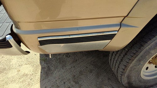 1992-2000 Silverado 2500 Passenger Right Rear Moulding On Box Oem